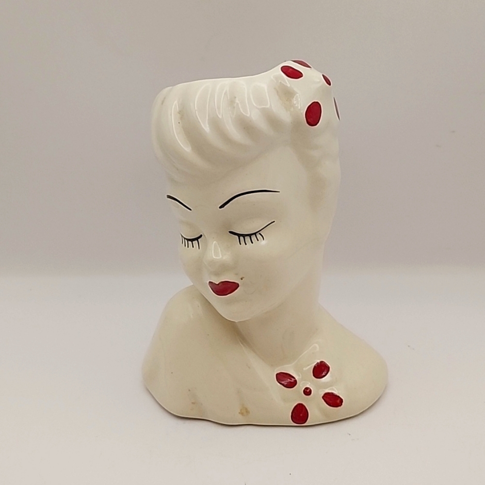 Vintage 1940s Lady Head Vase. 5" X 3.5" X 4"